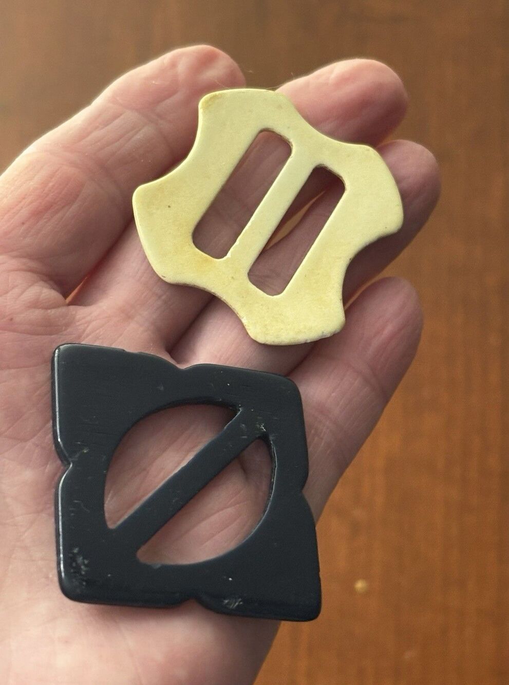 Set Of 2 Vtg Mid Century Modern Plastic Belt Buckles Or Scarf  /  T-Shirt Slides